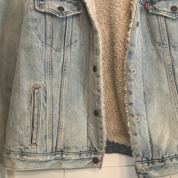 Levi’s Original Sherpa Denim Trucker Jacket - Picture 8 of 16